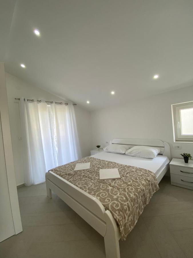 Mavalux Apartments Tivat Dış mekan fotoğraf